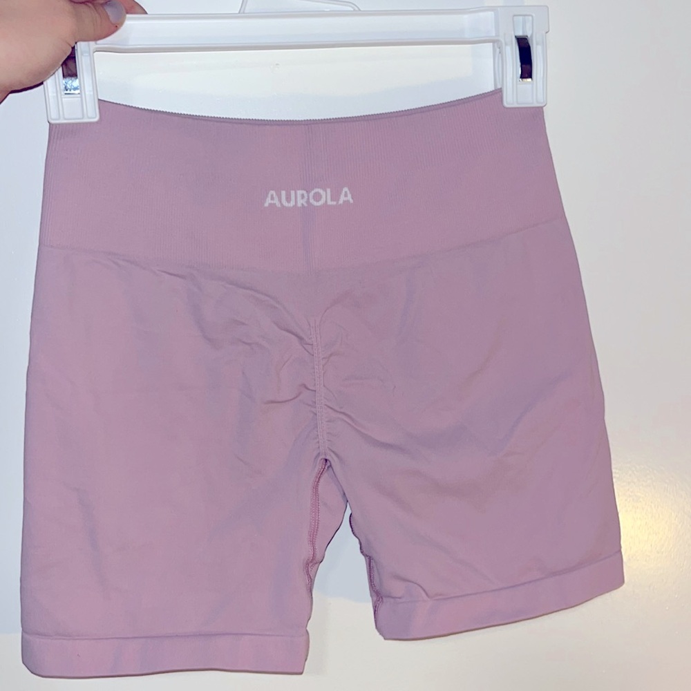 AUROLA cloud pink bottoms biker shorts medium